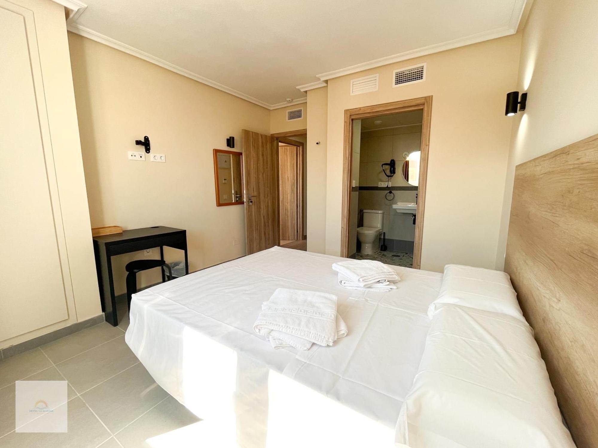 Hotel La Marina Elche La Mariña Εξωτερικό φωτογραφία